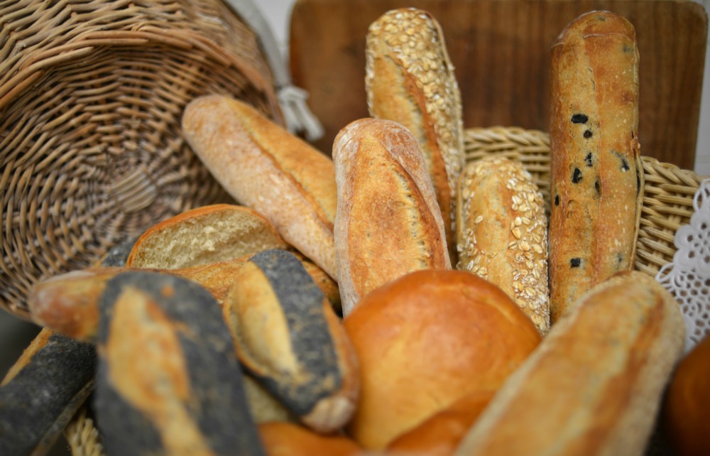 Vous choisissez votre pain: baguette Tradition, sesame, pavot, olives ou burgers